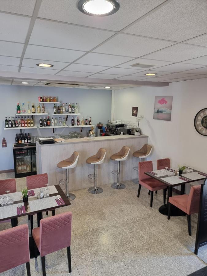 Auberge De La Nougatine Eu La Coucourde Bagian luar foto