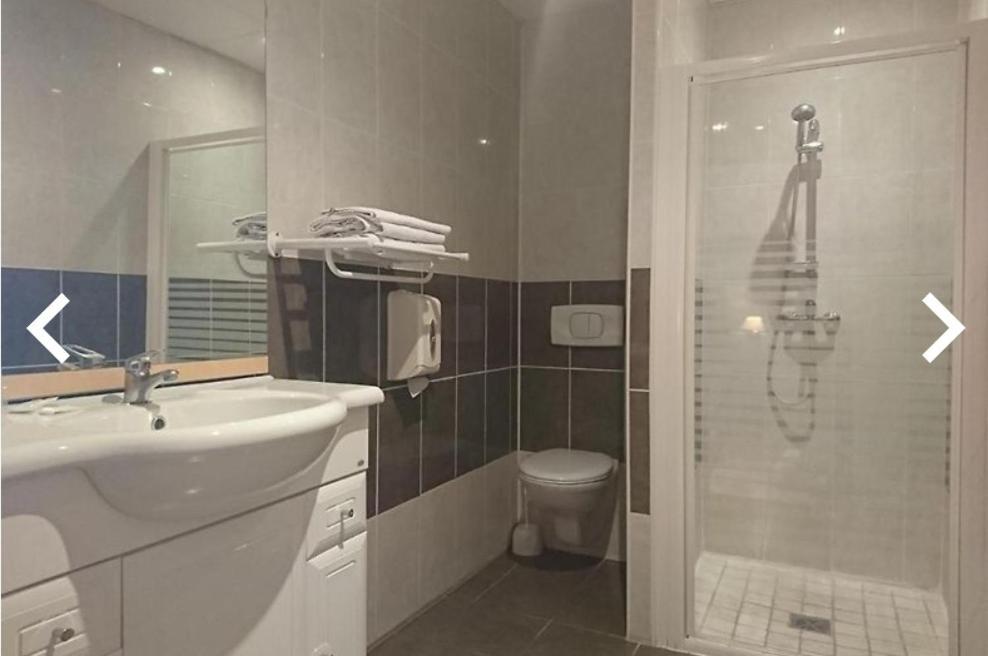 Auberge De La Nougatine Eu La Coucourde Ruang foto